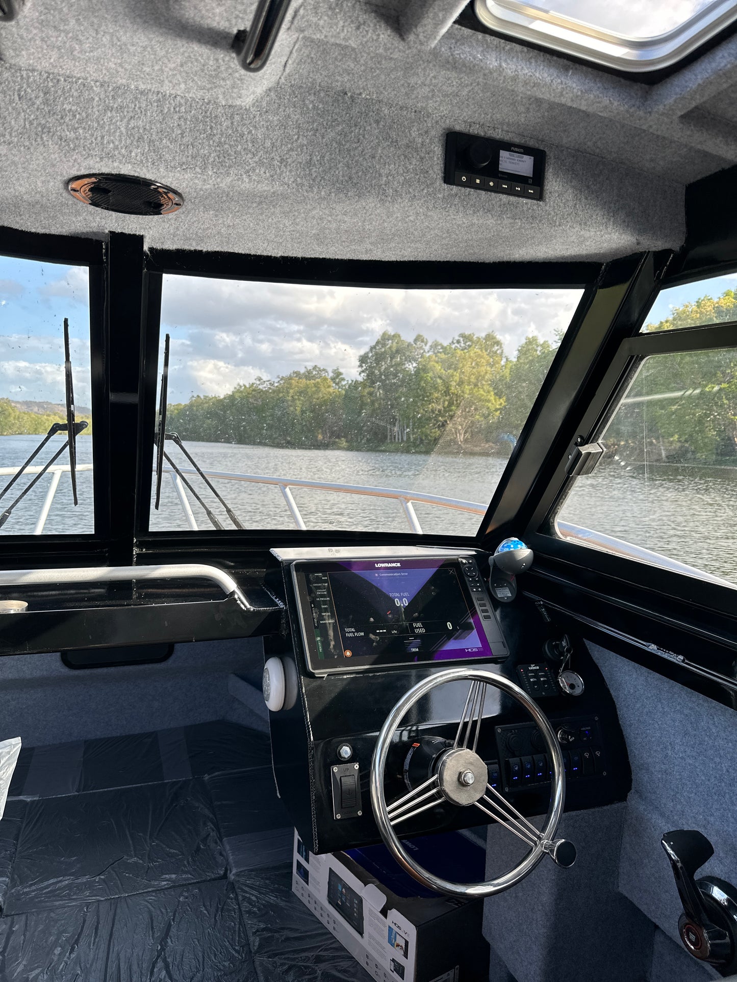 Custom 790 Ext Roof Profisher W/ Enclosed Lockable Cabin