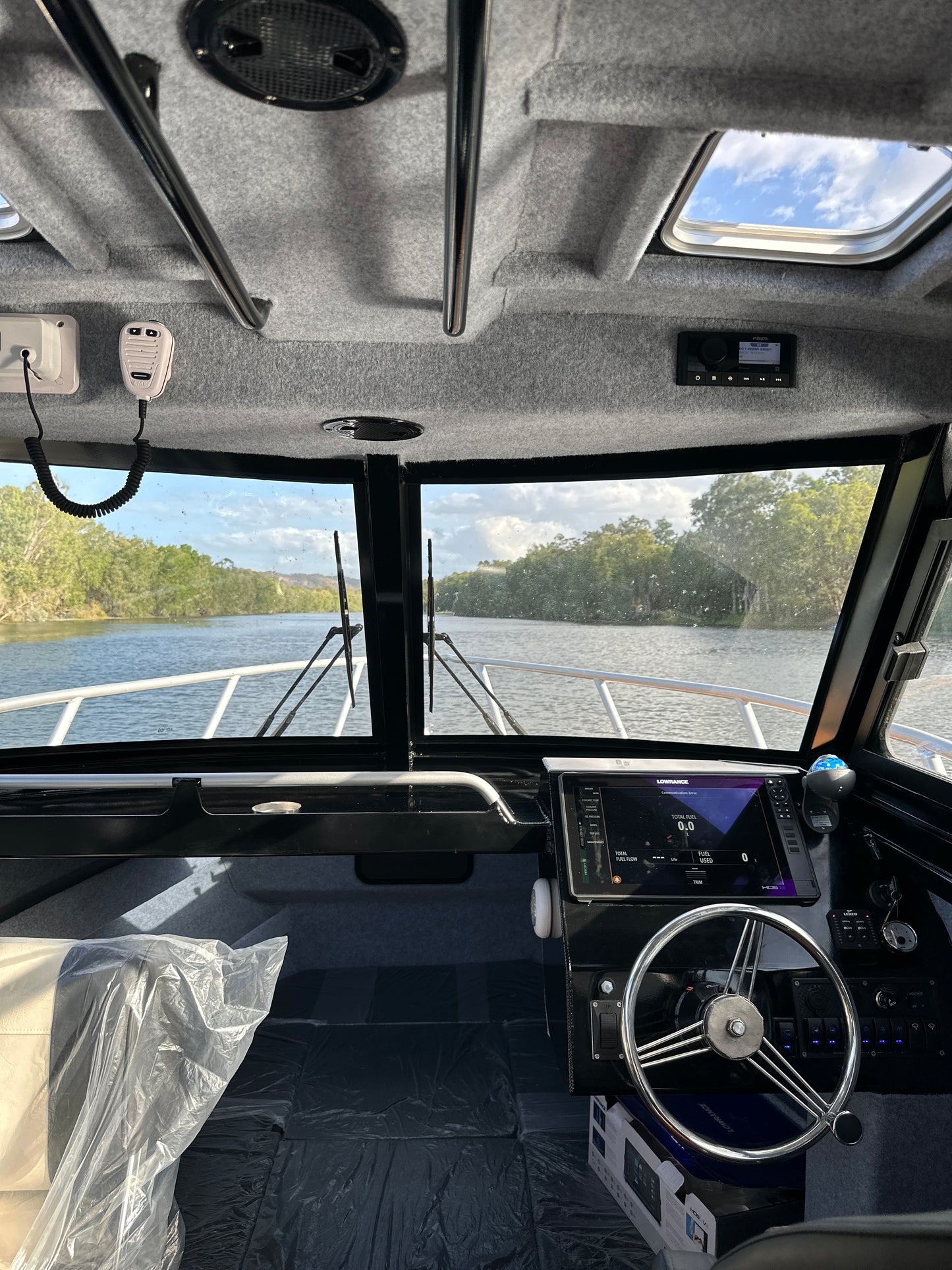 Custom 790 Ext Roof Profisher W/ Enclosed Lockable Cabin