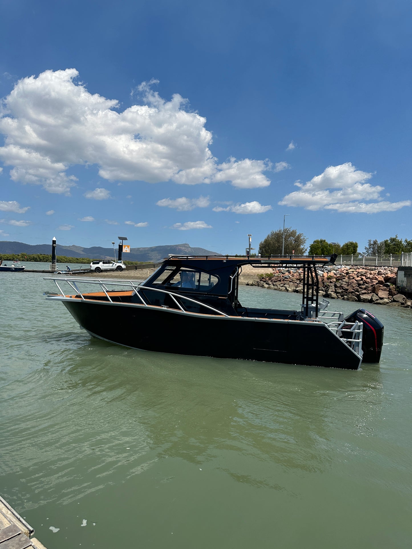 Custom 790 Ext Roof Profisher W/ Enclosed Lockable Cabin