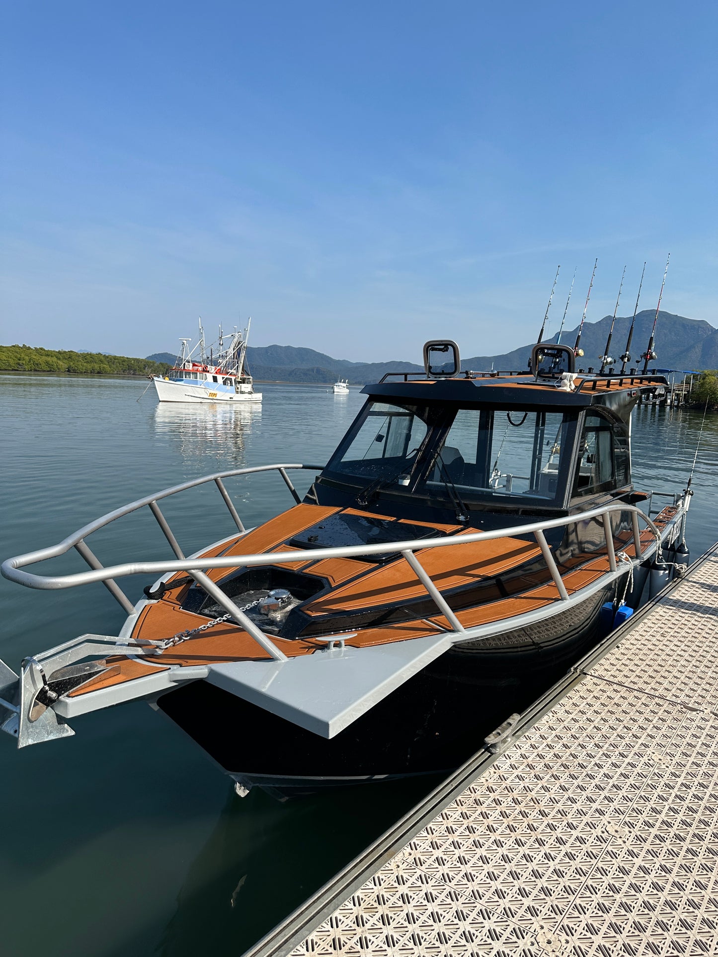 Custom 790 Ext Roof Profisher W/ Enclosed Lockable Cabin