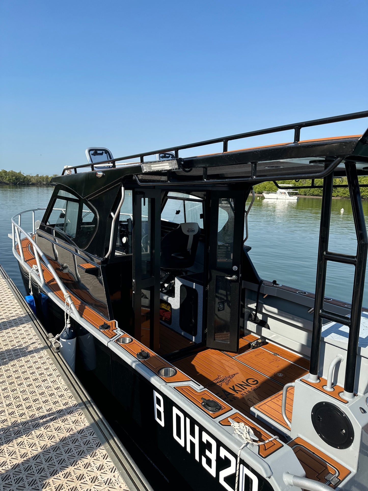 Custom 790 Ext Roof Profisher W/ Enclosed Lockable Cabin