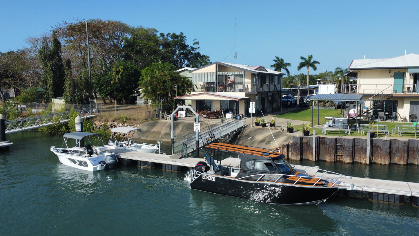 Custom 790 Ext Roof Profisher W/ Enclosed Lockable Cabin